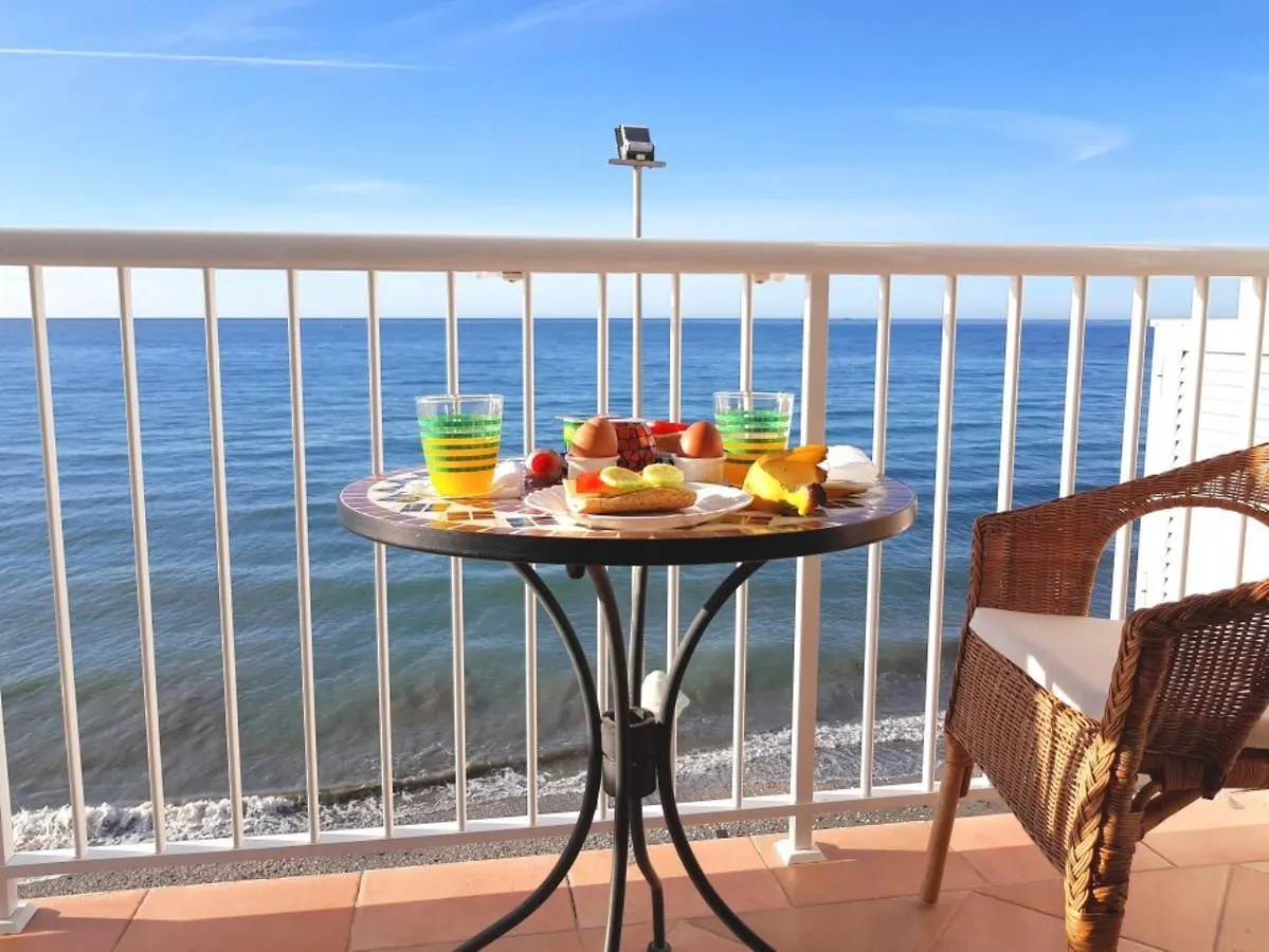 Apartment Over Torrecilla Beach Promenade Nerja